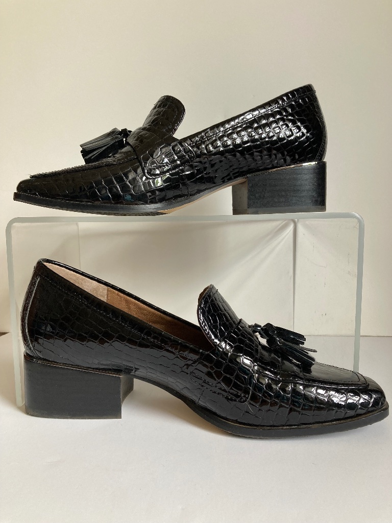 Donald Pliner Women’s Avi Black Loafers